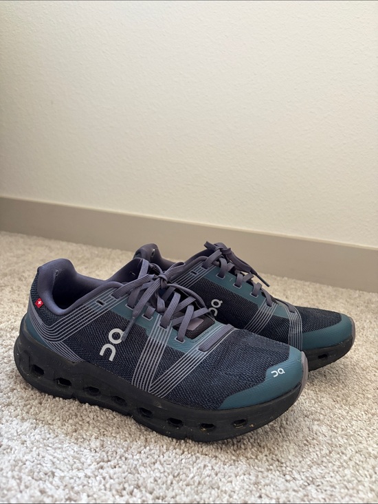 On Running Shoes - On Running Cloud Sneakers